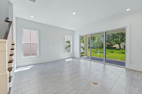 138 Parkside Way #10, Royal Palm Beach FL - photo 14 of 41
