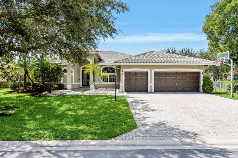 5 bedroom Single Family Residence at 10668 NW 69th Street, Fox Ridge, Parkland — photo 3