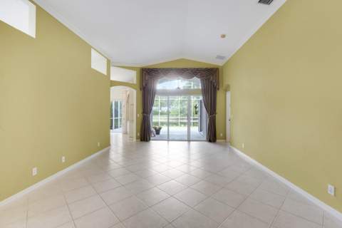 6806 Rienzo Street, Lake Worth FL - photo 13 of 71
