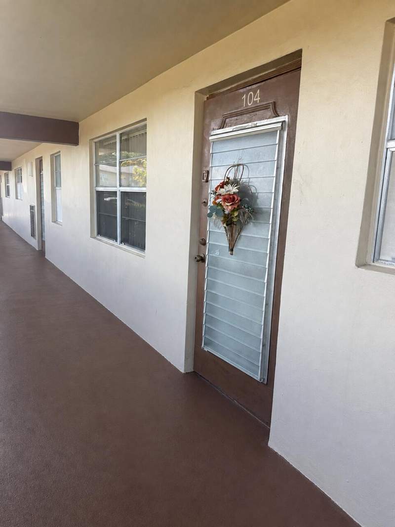 1 bedroom Condominium at 7500 NW 5th Place #104, Oriole Gardens 32 Condo, Margate — photo 2
