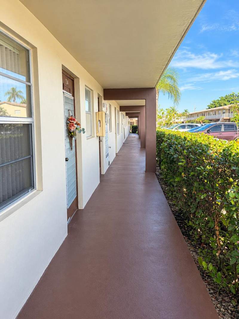 1 bedroom Condominium at 7500 NW 5th Place #104, Oriole Gardens 32 Condo, Margate — photo 3