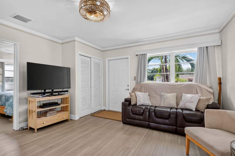 2 bedroom Single Family Residence at 6533 SW 19th Street, Welwyn Park, Miramar — photo 5
