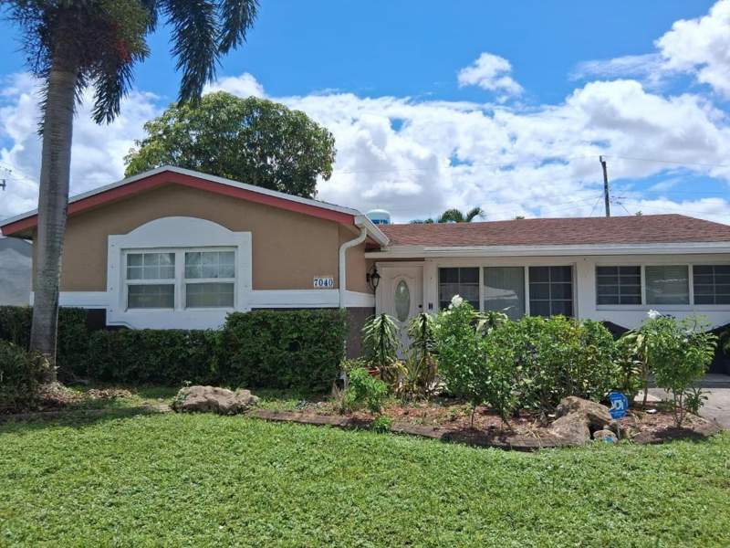 3 bedroom Single Family Residence at 7040 SW 29th Street, Miramar Sec 4 43-16 B, Miramar — photo 2