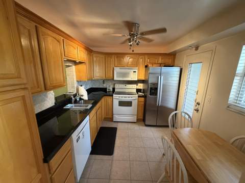 206 SE 10th Street #201, Dania Beach FL - photo 10 of 66