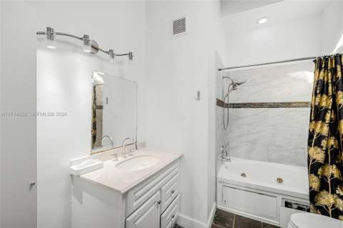 401 Leslie Drive, Hallandale Beach FL - photo 7 of 18