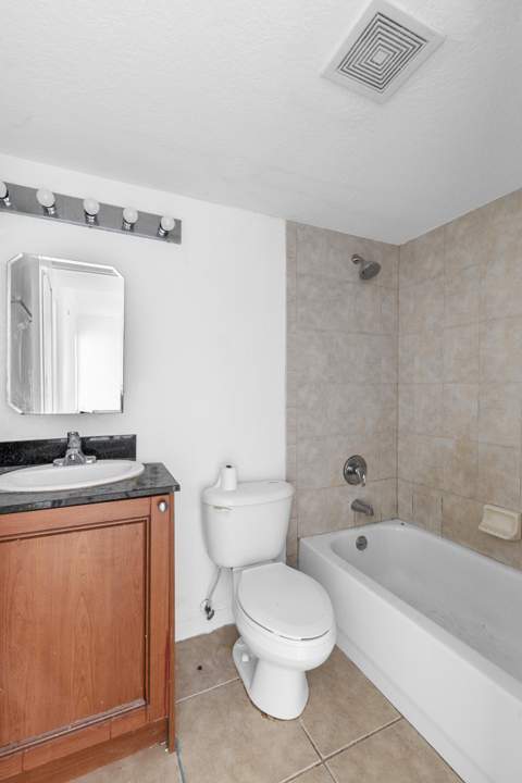 2655 NE 8th Avenue #106, Wilton Manors FL - photo 13 of 20