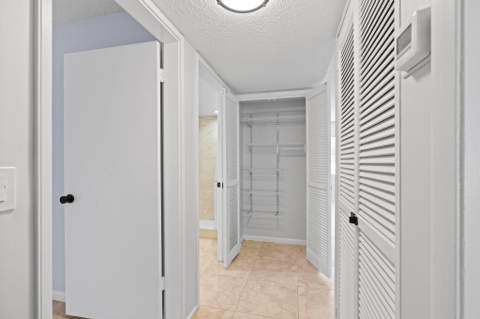 1127 S Federal Highway #103, Lake Worth Beach FL - photo 11 of 27