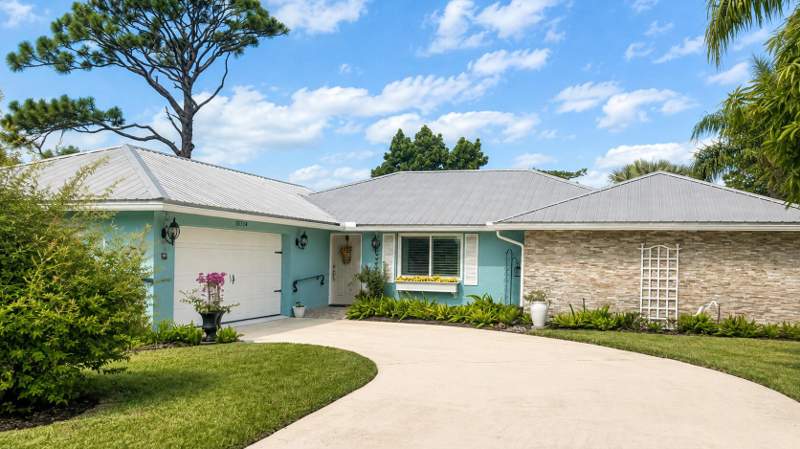 3 bedroom Single Family Residence at 18334 SE Tee Lane, Iroquois Park, Tequesta — photo 3