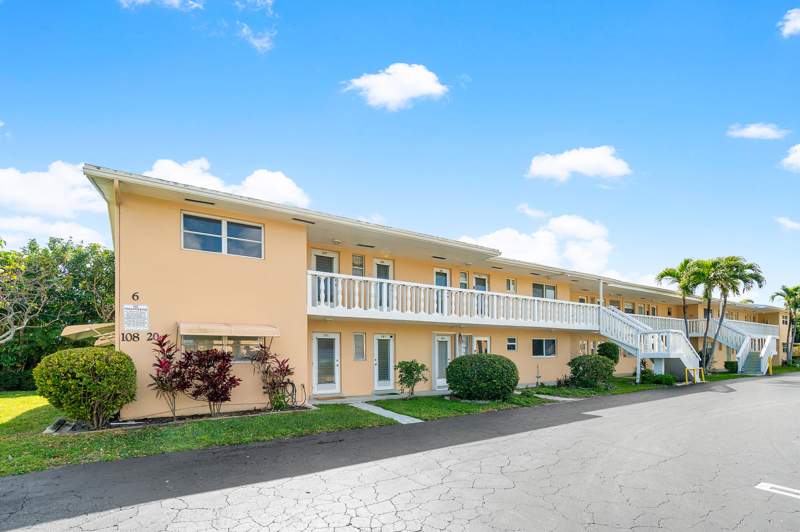 2 bedroom Condominium at 108 NE 20th Avenue #201, Village Royale Condo 5, Boynton Beach — photo 4