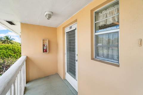 108 NE 20th Avenue #201, Boynton Beach FL - photo 6 of 39