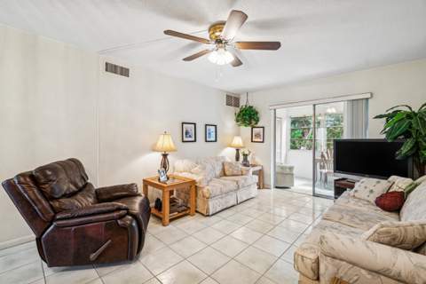 108 NE 20th Avenue #201, Boynton Beach FL - photo 9 of 39