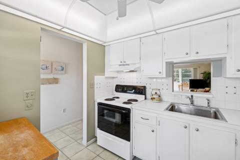 108 NE 20th Avenue #201, Boynton Beach FL - photo 20 of 39