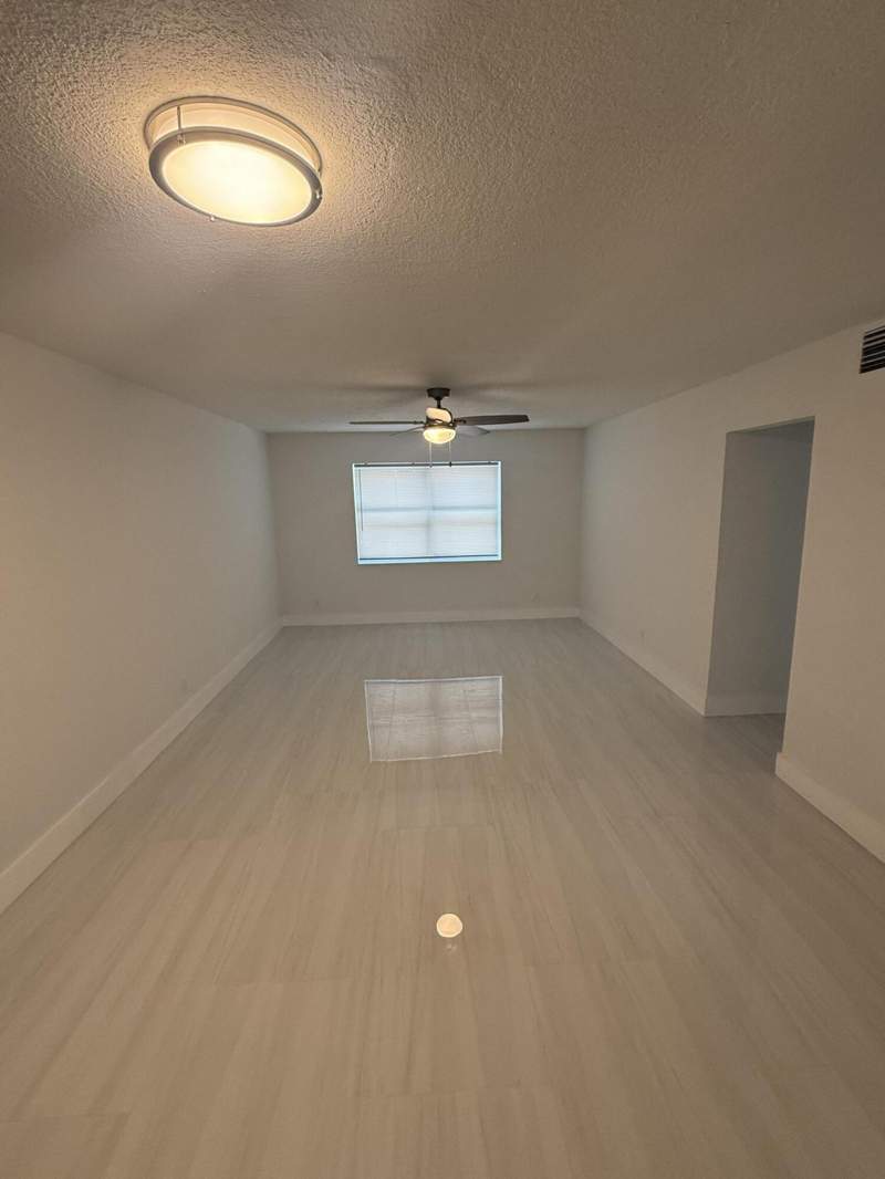2 bedroom Condominium at 10701 Royal Palm Boulevard #1, Villa Madrid I Condo, Coral Springs — photo 4