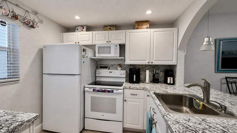 1 bedroom Condominium at 9480 Poinciana Place #201, Poinciana 8 Of Pine Island Ridge, Davie — photo 2