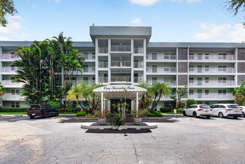 3 bedroom Condominium at 802 Cypress Grove Lane #309, No 122 Palm-Aire Country Club, Pompano Beach — photo 3