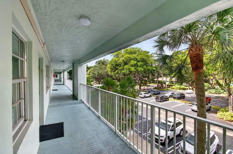 3 bedroom Condominium at 802 Cypress Grove Lane #309, No 122 Palm-Aire Country Club, Pompano Beach — photo 4