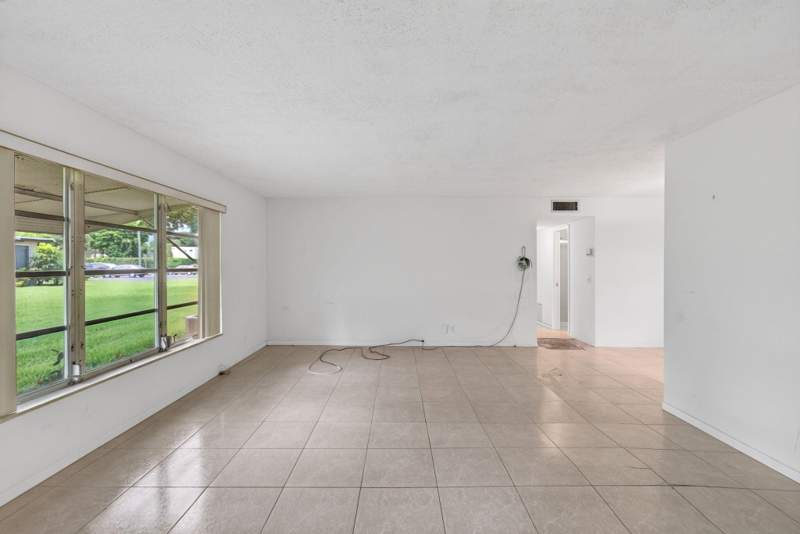 2 bedroom Condominium at 1057 E Circle Terrace, High Point Of Delray Sec 4, Delray Beach — photo 5