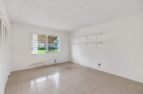 1057 E Circle Terrace, Delray Beach FL - photo 10 of 28