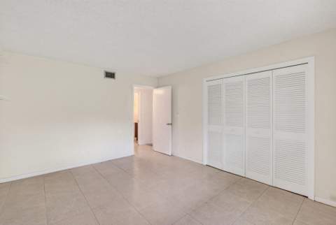 1057 E Circle Terrace, Delray Beach FL - photo 11 of 28