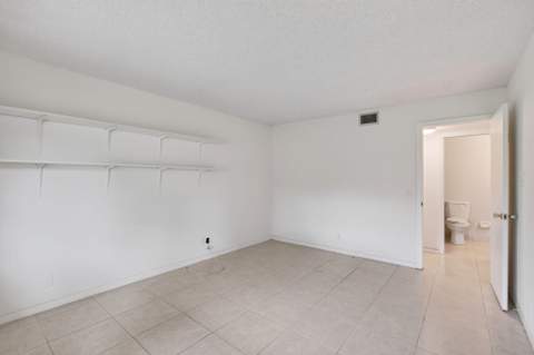 1057 E Circle Terrace, Delray Beach FL - photo 12 of 28