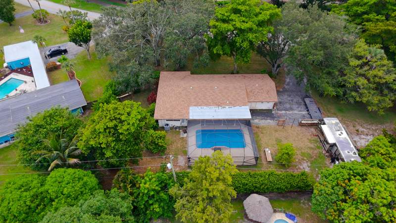 4 bedroom Single Family Residence at 4511 E Country Club Circle, Country Club Estates, Plantation — photo 2