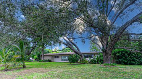 4511 E Country Club Circle, Plantation FL - photo 8 of 62