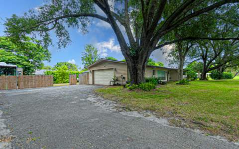 4511 E Country Club Circle, Plantation FL - photo 12 of 62