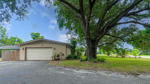 4511 E Country Club Circle, Plantation FL - photo 13 of 62