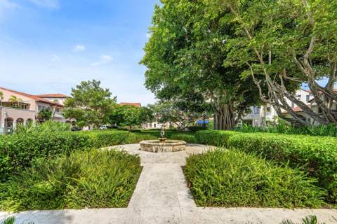 215 Phipps Plaza #2, Palm Beach FL - photo 17 of 23