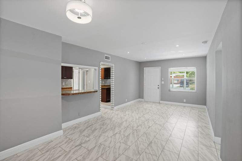 4 bedroom Single Family Residence at 1751 Lauderdale Manor Drive, Lauderdale Manors Rev Resub, Fort Lauderdale — photo 3