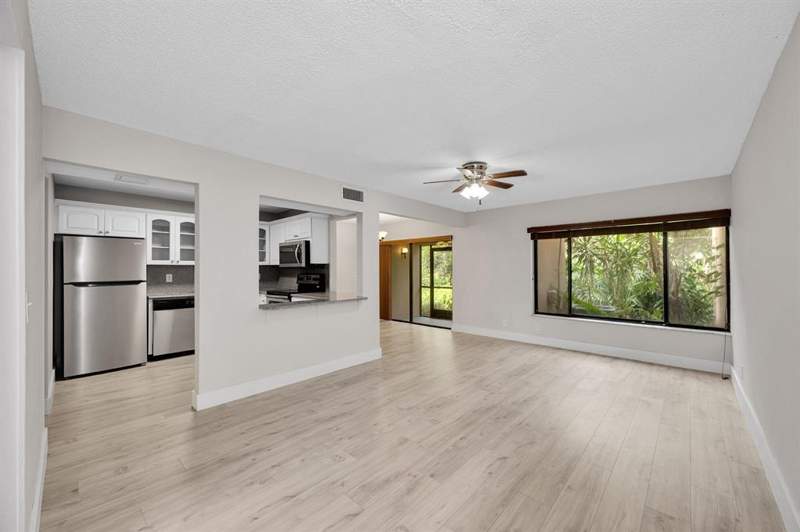 3 bedroom Townhouse at 1169 NW 13th Street ##1, Boca Village Ph I Condo, Boca Raton — photo 2