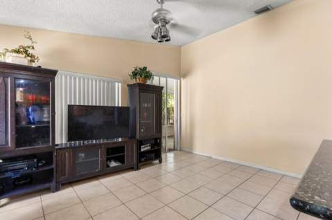 6179 Savannah Way, Lake Worth FL - photo 9 of 30