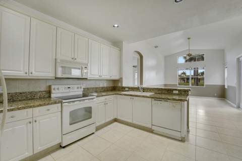 7428 Via Luria, Lake Worth FL - photo 11 of 55