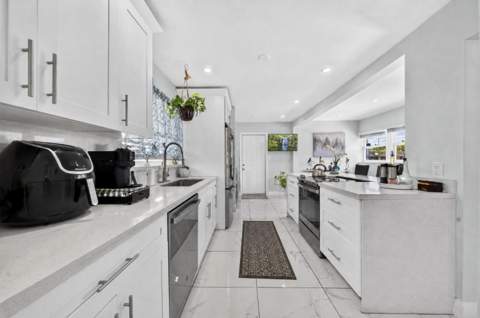 7961 N Normandy Street, Miramar FL - photo 13 of 37
