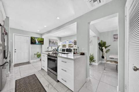 7961 N Normandy Street, Miramar FL - photo 14 of 37