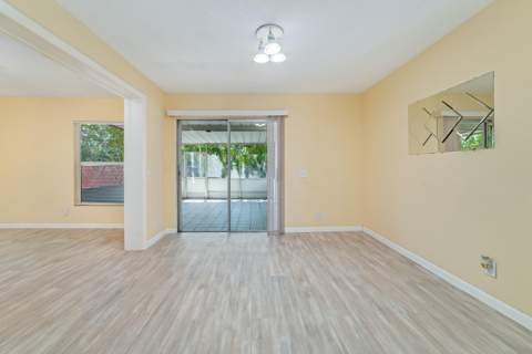 276 Sunshine Drive, Coconut Creek FL - photo 13 of 39