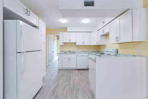 276 Sunshine Drive, Coconut Creek FL - photo 14 of 39