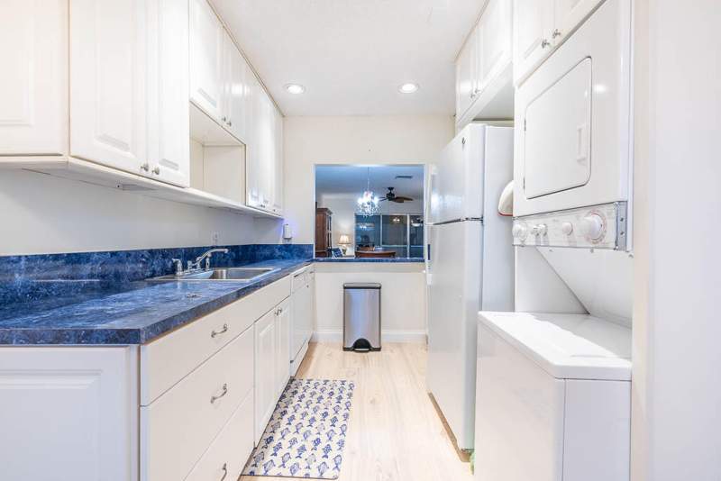 2 bedroom Condominium at 2381 Shady Lane #B, Pines Of Delray Cond One,Two, Three,Four,Five,Six,, Delray Beach — photo 2