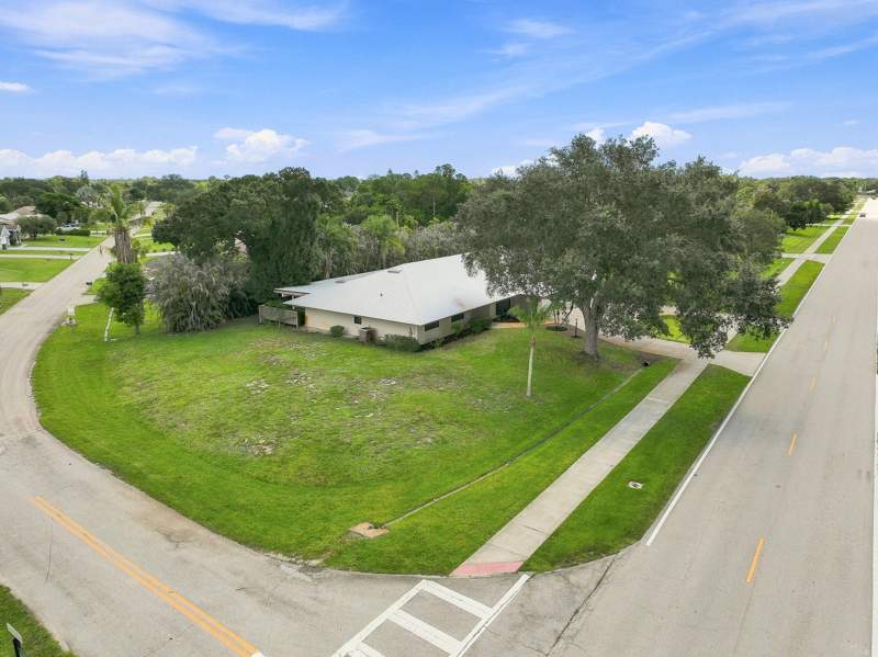 3 bedroom Single Family Residence at 2381 SW Bayshore Boulevard, Port St Lucie Section 18, Port St. Lucie — photo 5