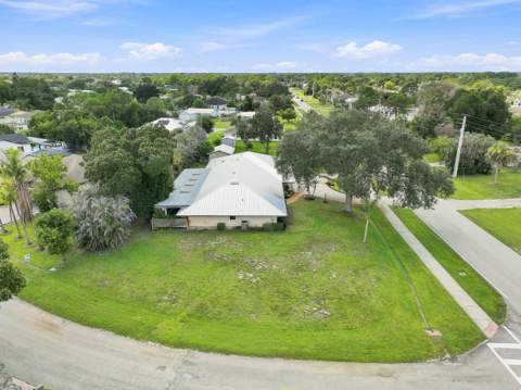2381 SW Bayshore Boulevard, Port St. Lucie FL - photo 21 of 70