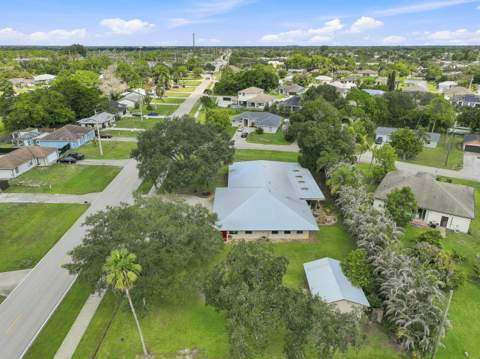 2381 SW Bayshore Boulevard, Port St. Lucie FL - photo 16 of 70