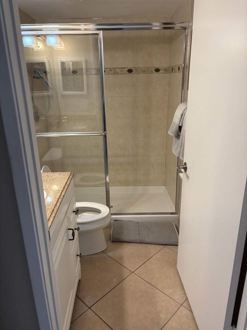 2 bedroom Condominium at 353 S US Highway 1 #F307, Jupiter Bay One Thru Six Condo, Jupiter — photo 5