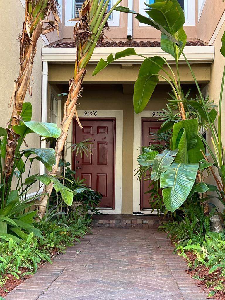 3 bedroom Condominium at 9076 Preston Place, Hampton Hills Condo, Tamarac — photo 2
