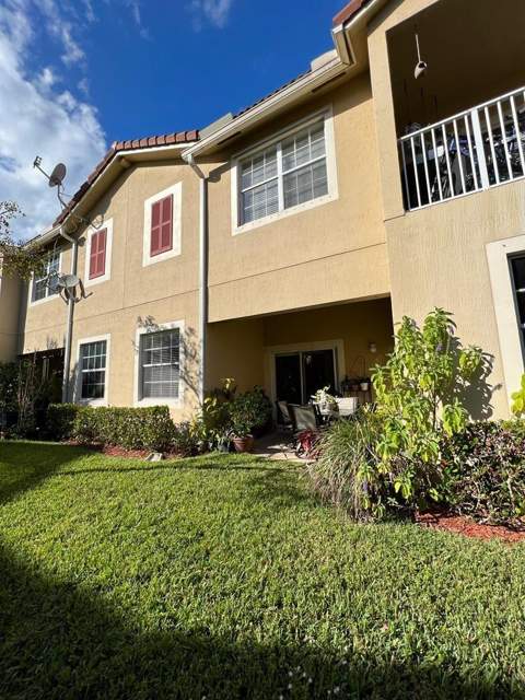 9076 Preston Place, Tamarac FL - photo 16 of 17
