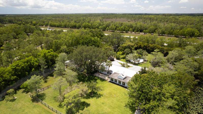 4 bedroom Single Family Residence at 12856 Arrowwood Drive, Caloosa, Palm Beach Gardens — photo 3