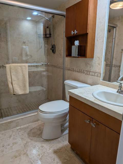 907 Cypress Terrace #205, Pompano Beach FL - photo 11 of 22