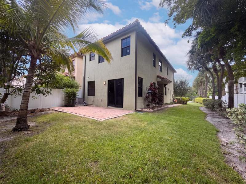 4 bedroom Single Family Residence at 4967 NW 59th Street, Sabal Palm By Prestige 178-71 B, Tamarac — photo 5