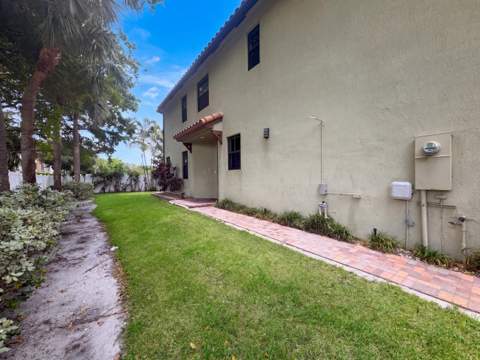 4967 NW 59th Street, Tamarac FL - photo 24 of 28