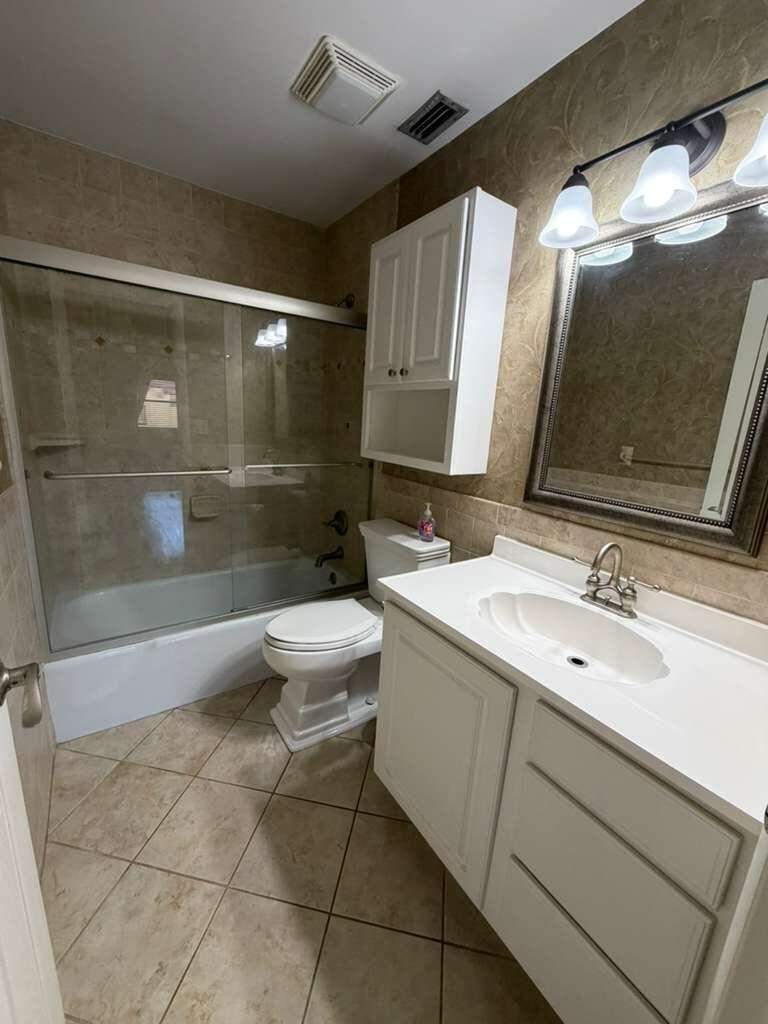1 bedroom Condominium at 2050 Oleander Boulevard #2-202, Island House Condominium Phase I, Fort Pierce — photo 2