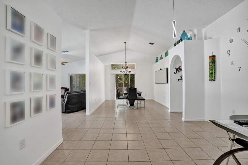 3 bedroom Single Family Residence at 7572 Parkside Lane, Springs Gateway, Margate — photo 5
